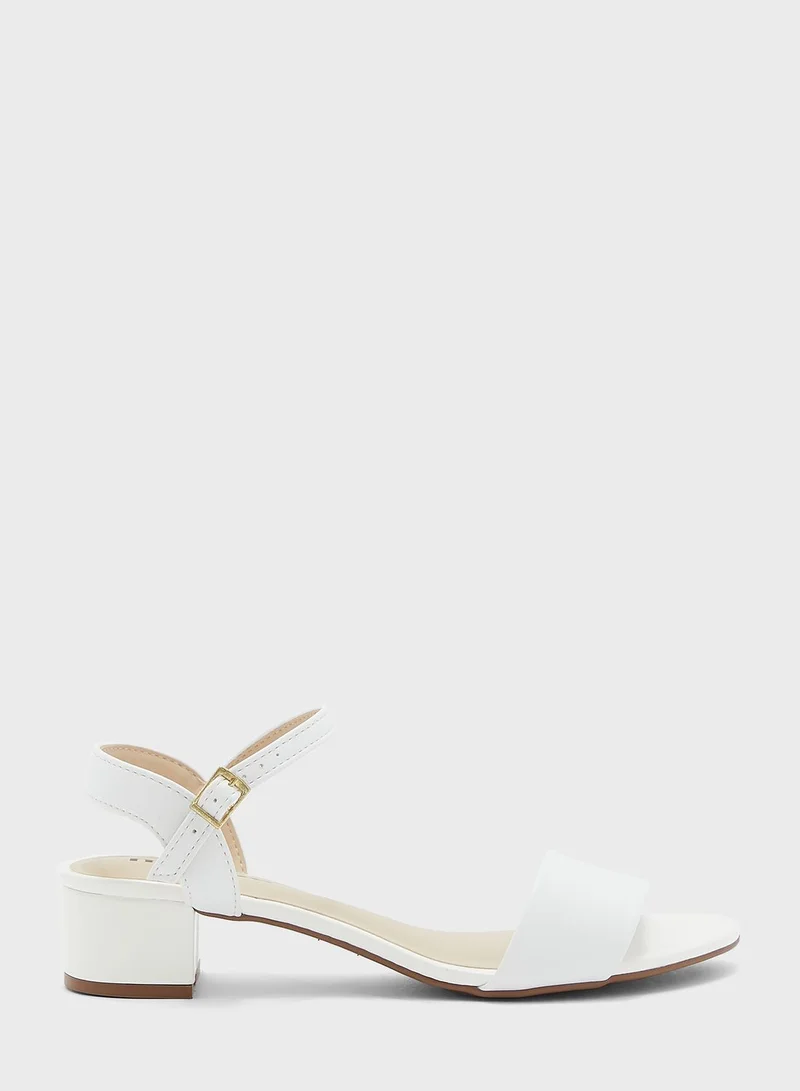 MOLECA Maeve Sandals