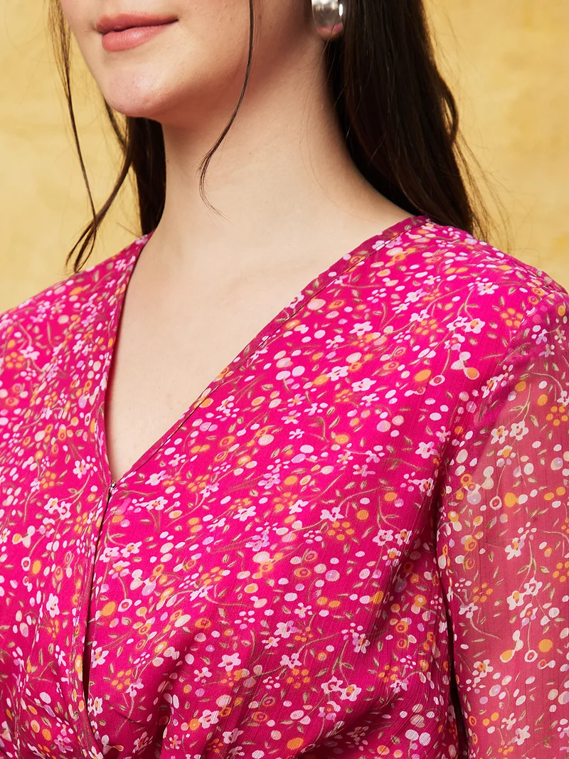 جلو باص Women Pink & White Floral Print V-Neck Smocked Wrap Top
