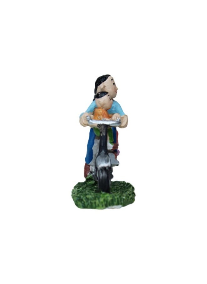 Wonderland - Wonderland Miniature Toys Set of 2 Famliy on Bike - Image 1