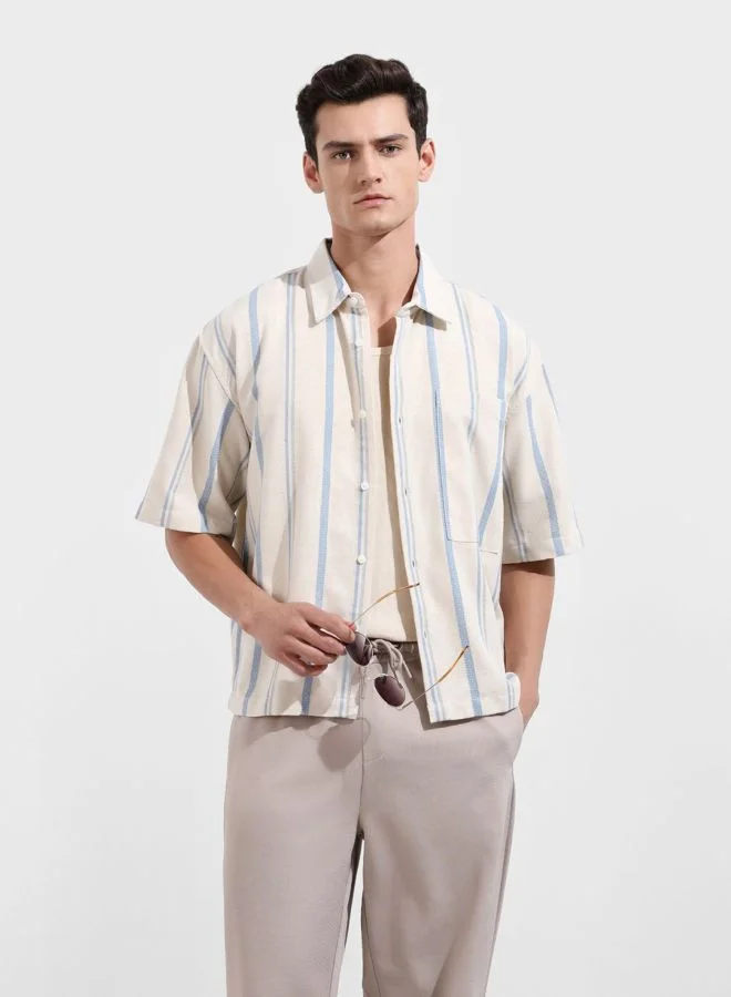 The Indian Garage Co Men Boxy Fit Textured Cutaway Collar Half Sleeves Shirt