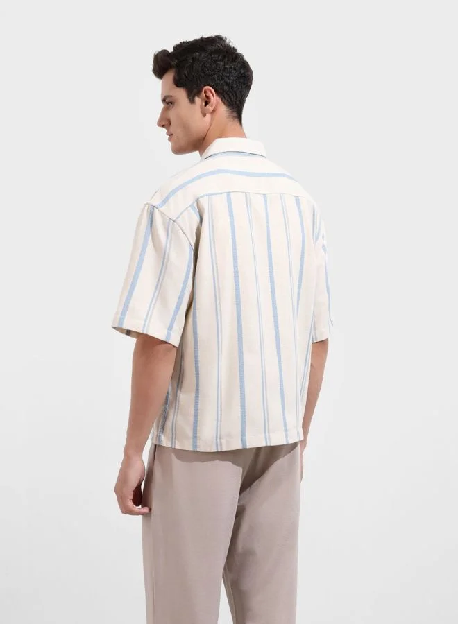 The Indian Garage Co Men Boxy Fit Textured Cutaway Collar Half Sleeves Shirt