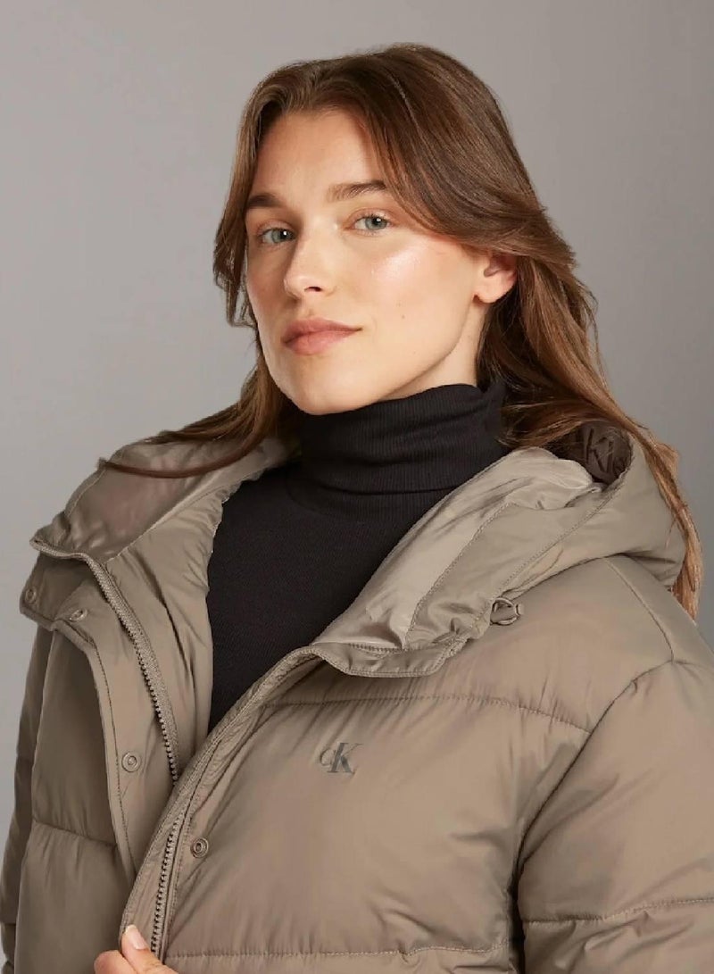 كالفن كلاين جينز جاكيت منفوخ قصير ومبطن - Image 3