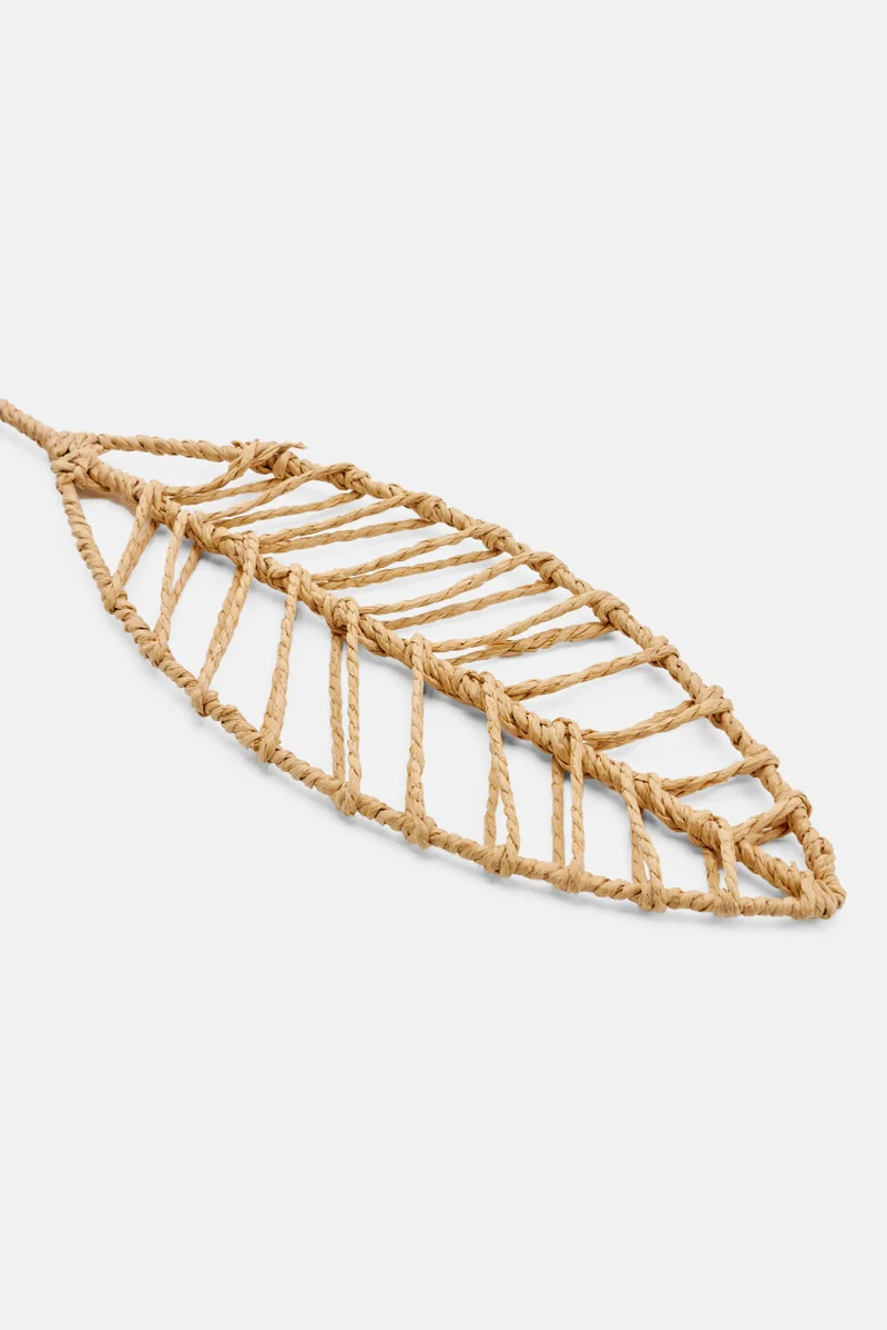 Muy Mucho Corn Husk And Iron Leaf Decorative Accents, Light Beige