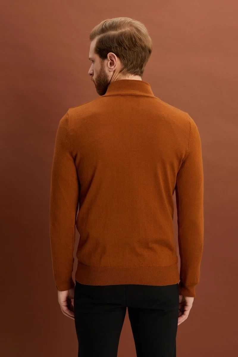 Alexander Gardi Half Turtleneck Zippered Knit Sweater (E22-5712)