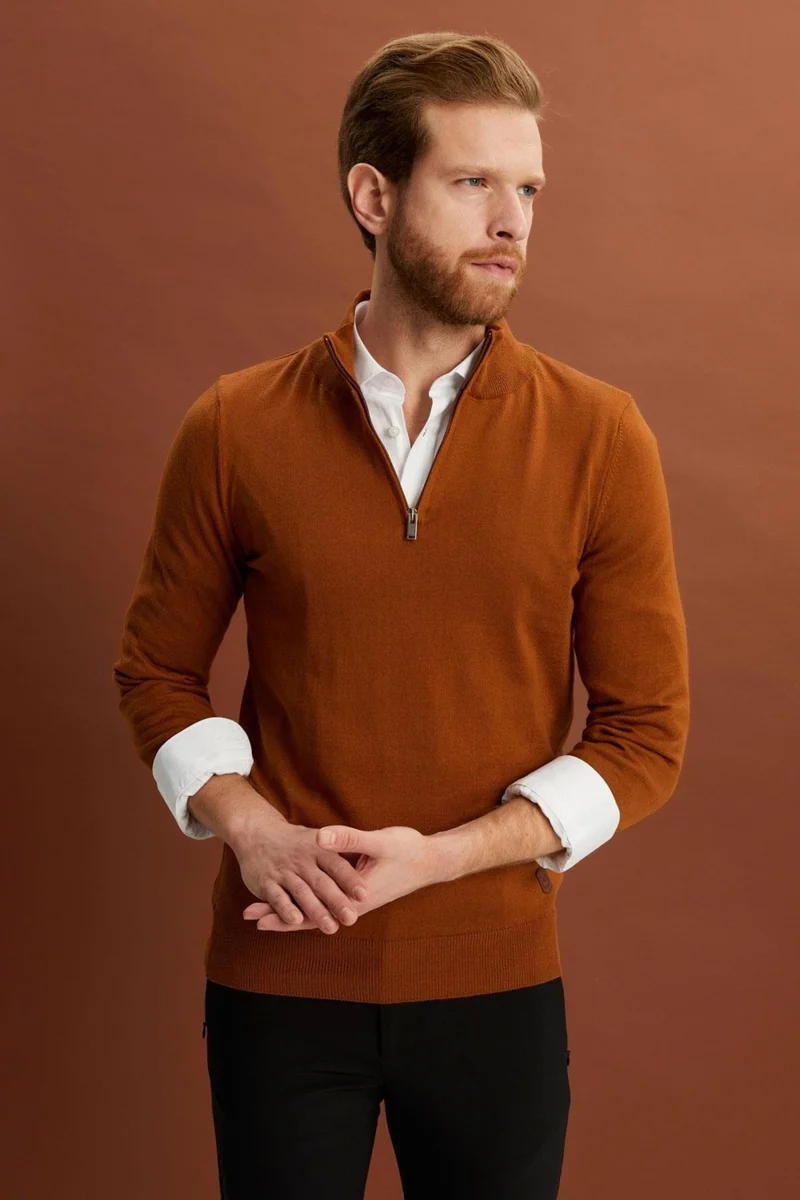 Alexander Gardi Half Turtleneck Zippered Knit Sweater (E22-5712)