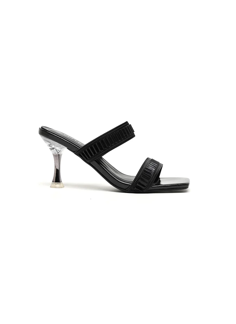 Cuple High heeled sandals with textured dual straps