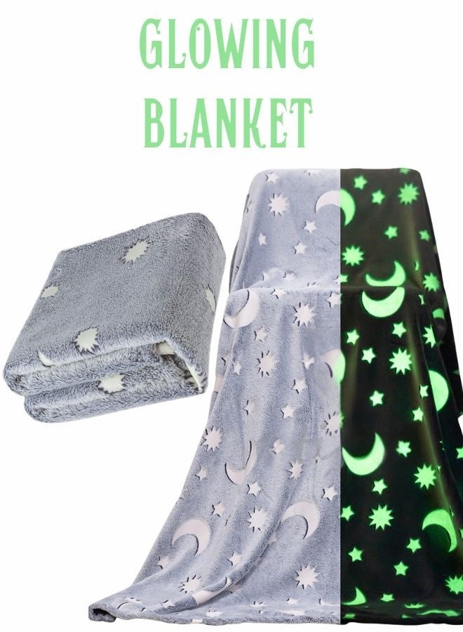 زيسكوير بطانية مضيئة في الظلام للأطفال والكبار - بطانية صوف فائقة النعومة بتصميم نجوم وقمر، بطانية مضيئة دافئة من القطيفة للسرير والأريكة والسفر والقيلولة وديكور غرفة النوم - هدية مثالية لأعياد الميلاد والعطلات للفتيات والأولاد والمراهقين - Image 1