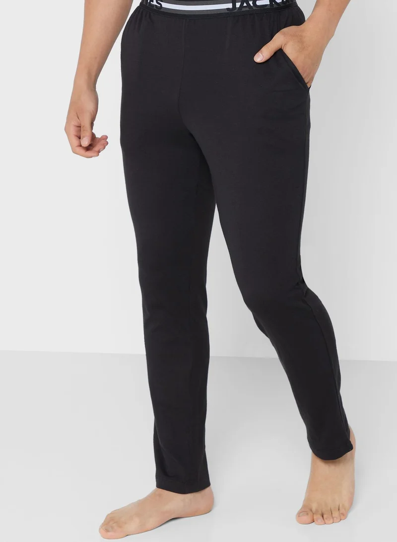 جاك اند جونز طقم بنطال وتيشيرت