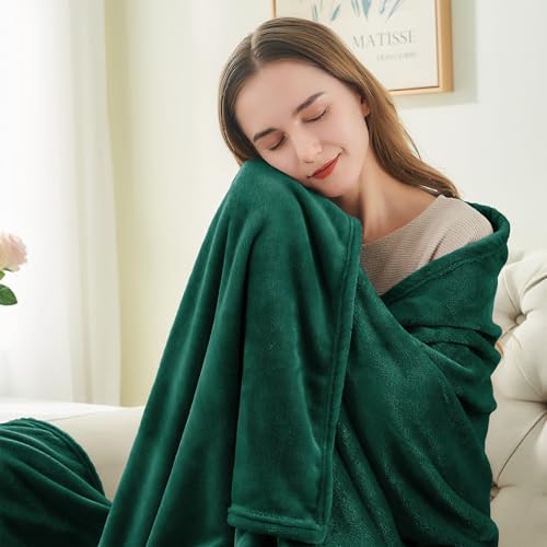BEDELITE Fleece Blanket Christmas Forest Green Throw Blankets for Couch Bed 300GSM Luxury Plush Cozy Fuzzy Blanket 50 x 60 Super Soft Warm Lightweight Throw Blanket for Travel Camping - Image 3