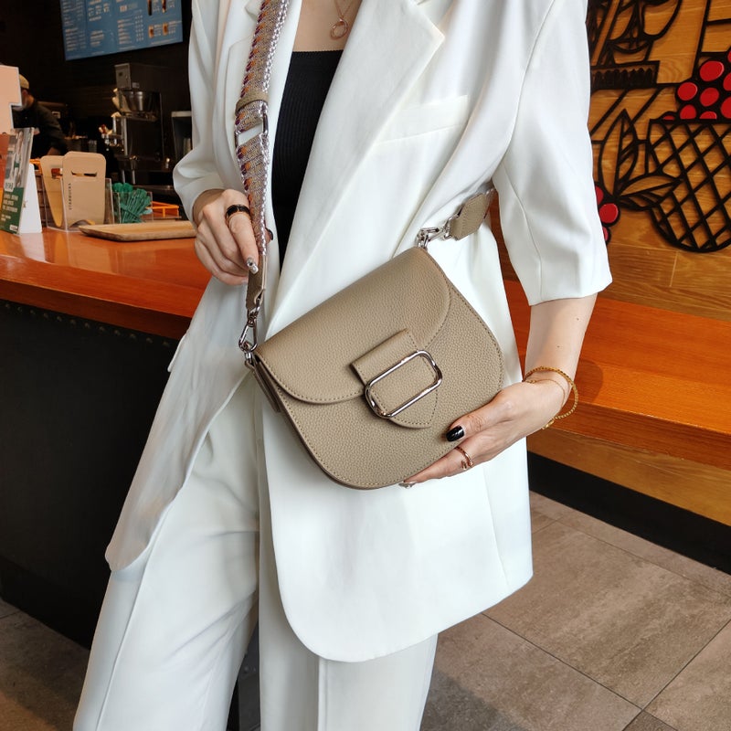 2023 New Saddle Bag Contrast Shoulder Messenger Bag Top Layer Cowhide High Sense Small Square Bag Supply - Image 3