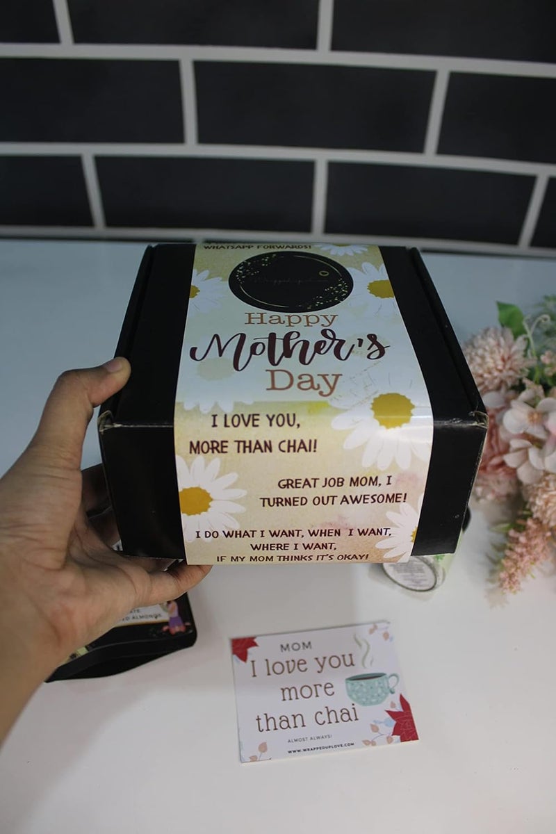 Wrapped up Love Wrapped up Love Mothers Day Gift Scented Candles Gift Set Pack of 2 Scented Candles 1 Mothers Day Card 1 Mothers Day Sleeve - Image 3