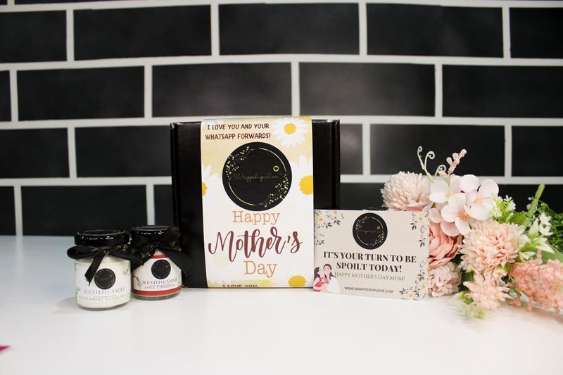 Wrapped up Love Wrapped up Love Mothers Day Gift Scented Candles Gift Set Pack of 2 Scented Candles 1 Mothers Day Card 1 Mothers Day Sleeve - Image 2