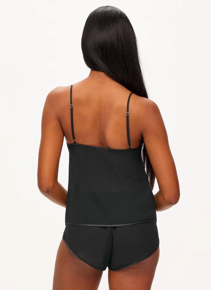 آن سمرز طقم كامي أورا من آن سمرز أسود