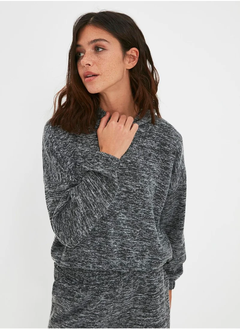 trendyol Crew Neck Knitted Sweatshirt