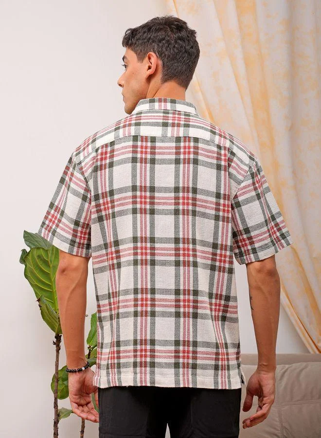 ذا انديان كراج كو Men Relaxed Fit Checkered Half Sleeves Cuban Collar Resort Wear Shirt