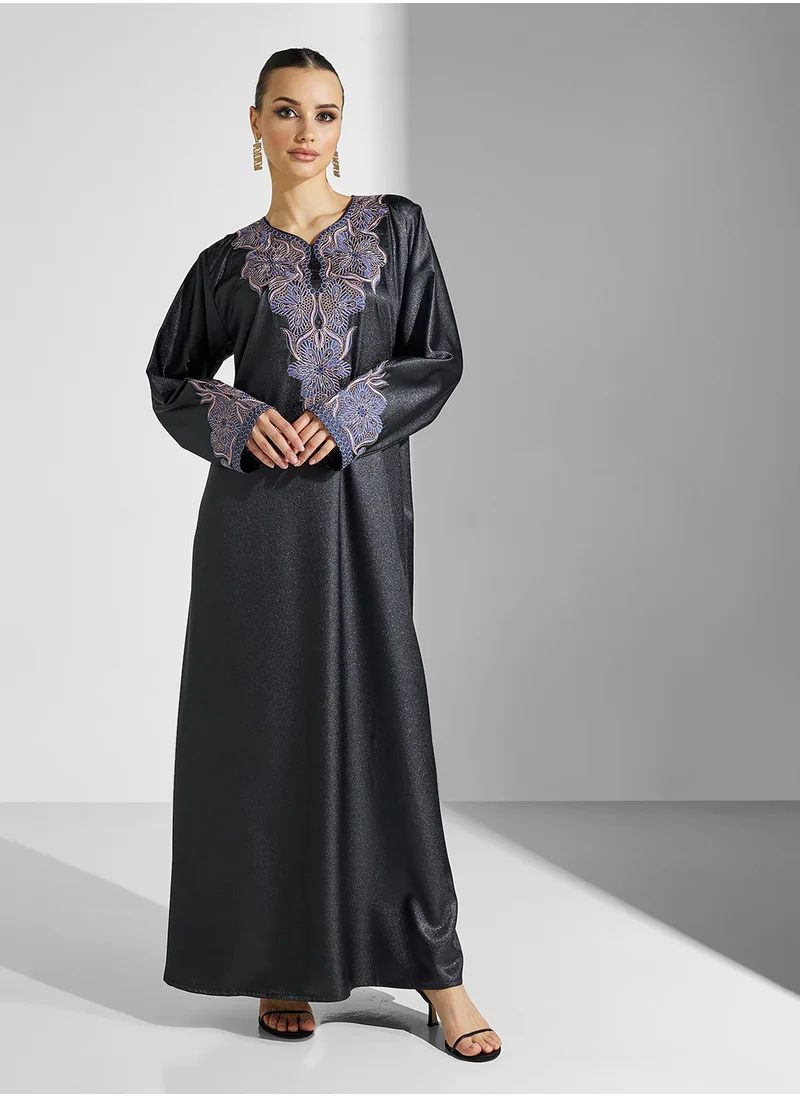 هيا كلوزيت Embroidered Jalabiya with Belt