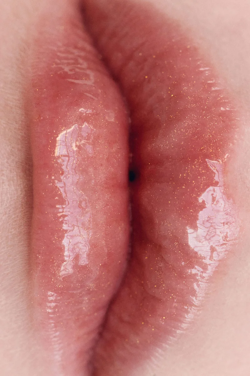 اتش اند ام زيت شفاه جيلي سماك