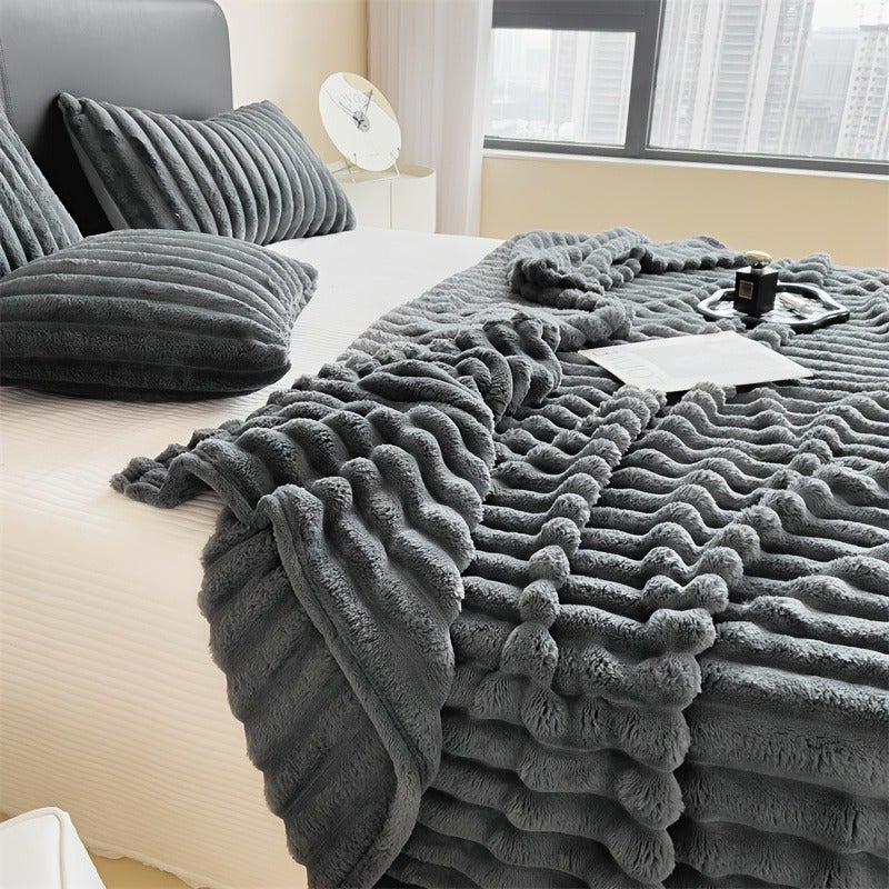 New Traditional Style Rabbit Fleece Quilt, Geometric Pattern, Fantasy Theme, Soft Polyester, Sanded Craftsmanship, Machine Washable, All Seasons, 400-450 g/㎡, Square Gram Weight, Cozy Everyday Home Textile - Image 5
