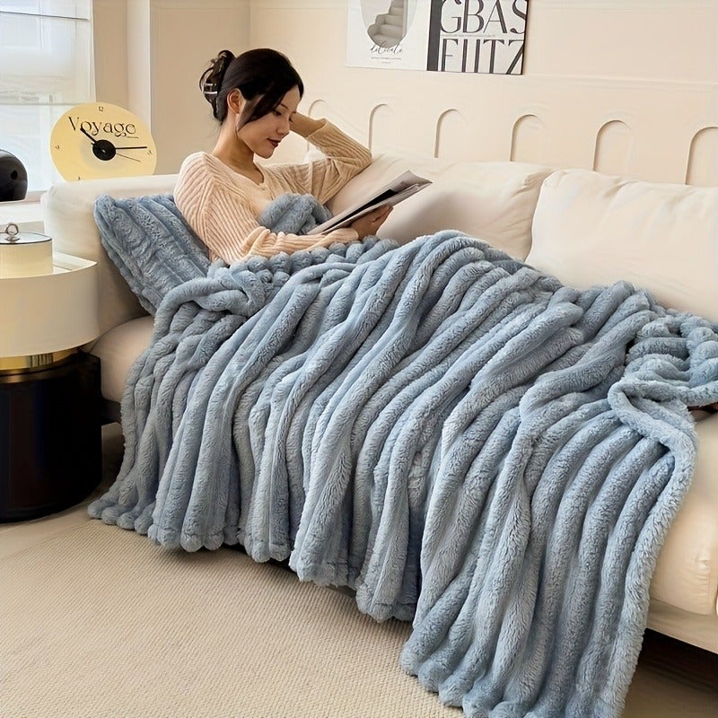 New Traditional Style Rabbit Fleece Quilt, Geometric Pattern, Fantasy Theme, Soft Polyester, Sanded Craftsmanship, Machine Washable, All Seasons, 400-450 g/㎡, Square Gram Weight, Cozy Everyday Home Textile - Image 1