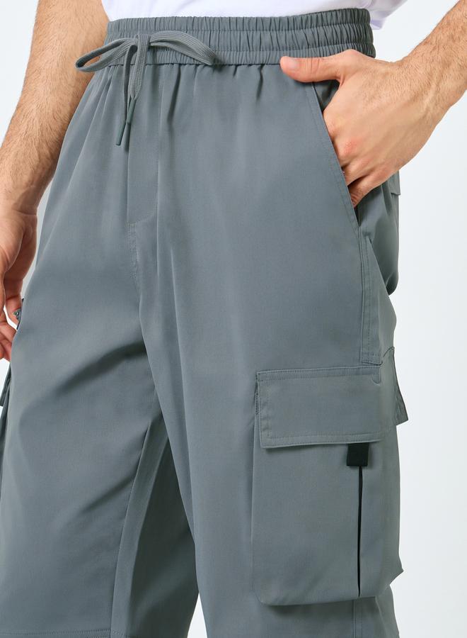 ستايلي بنطلون رياضي كارغو فضفاض منسوج بقطع متداخلة - Image 3