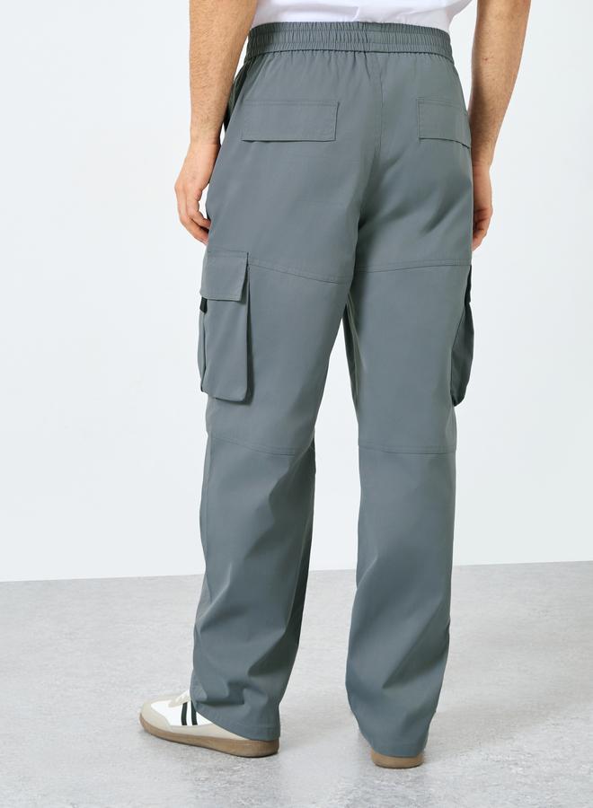 ستايلي بنطلون رياضي كارغو فضفاض منسوج بقطع متداخلة - Image 4