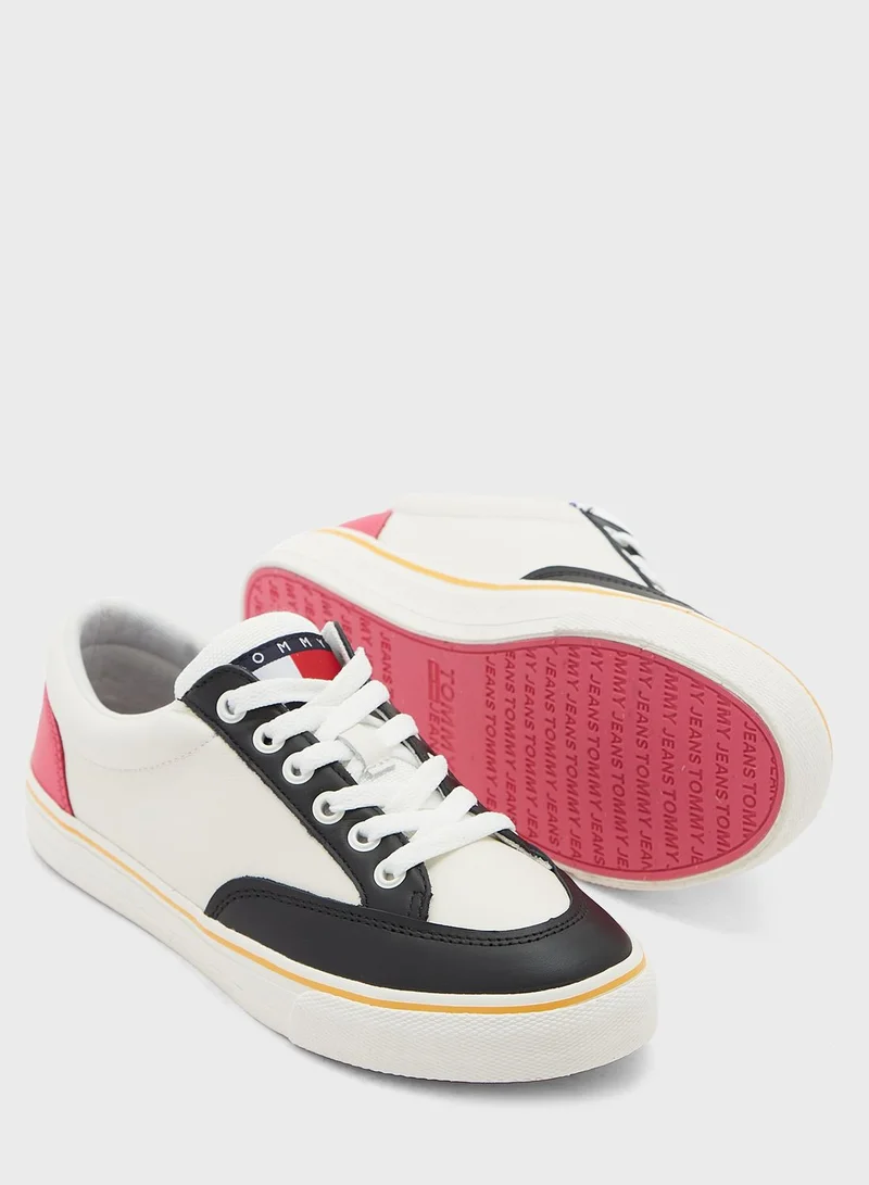 TOMMY JEANS Virginia Low Top Sneakers
