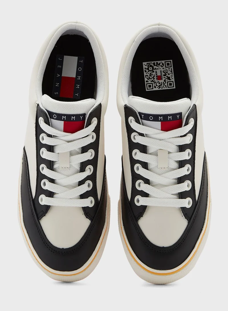 TOMMY JEANS Virginia Low Top Sneakers