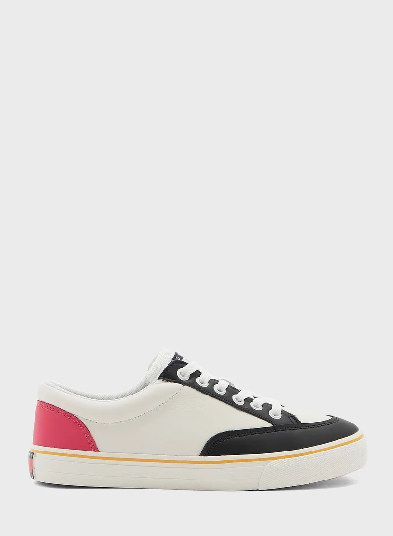 TOMMY JEANS Virginia Low Top Sneakers