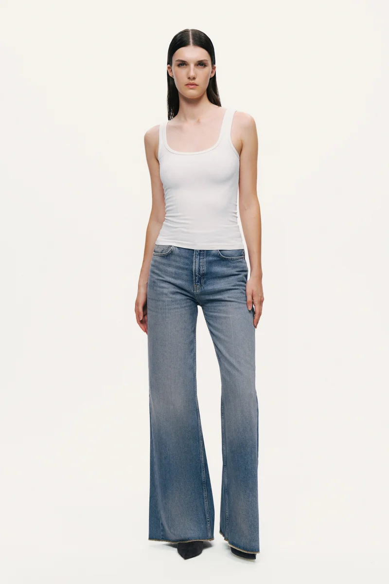 نوكتورن بلوزة قصيرة بياقة مربعة مضلعة