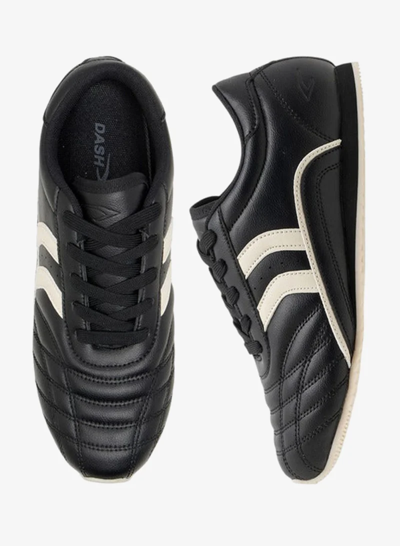 داش سنيكرز نسائي بأربطة وتفاصيل متباينة