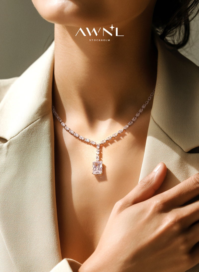 أونال قلادة "شفق الصحراء" للسيدات – قلادة مرصعة بحجر الزركونيا الأبيض ومطعمة بالفضة الاسترليني، من مجموعة الشرق الأوسط الحصرية - Image 1