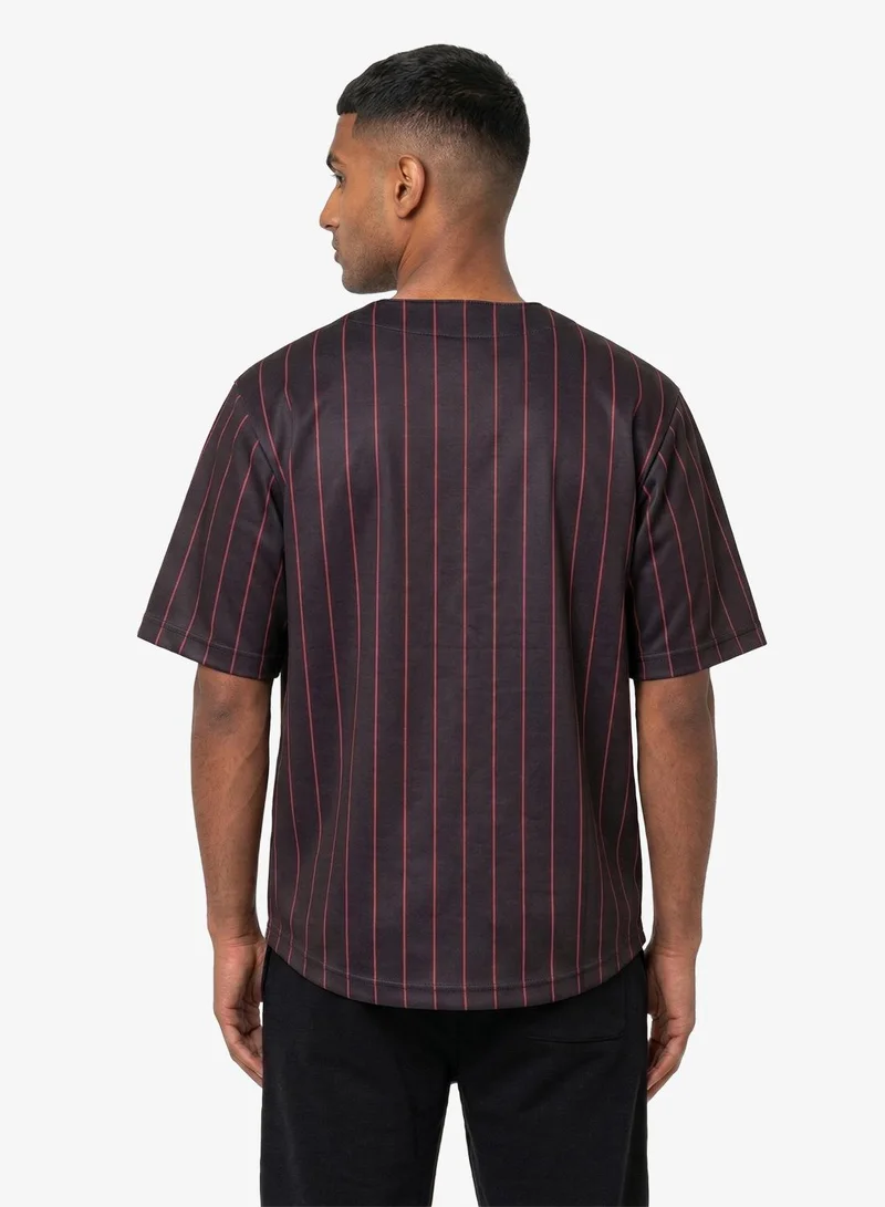 كارل كاني بلوزة بيسبول قصيرة مخططة بأسلوب الكورسيف