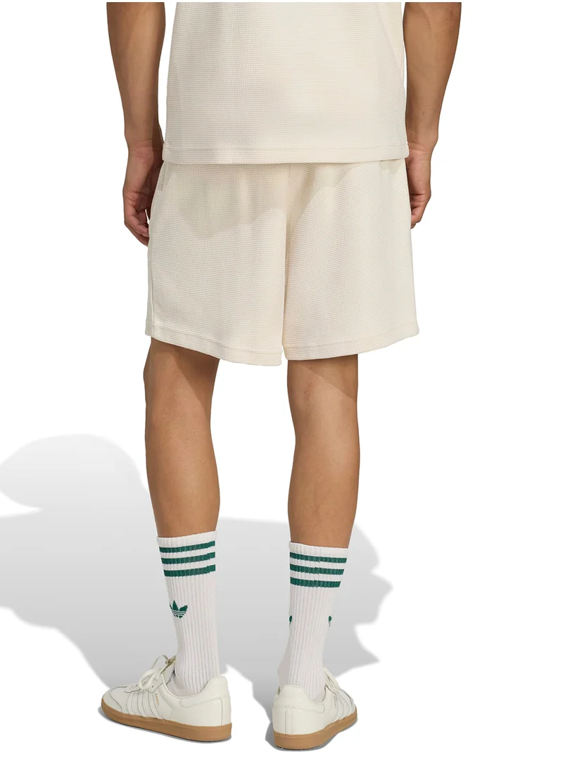اديداس اوريجينالز Essential Trefoil Waffle Shorts