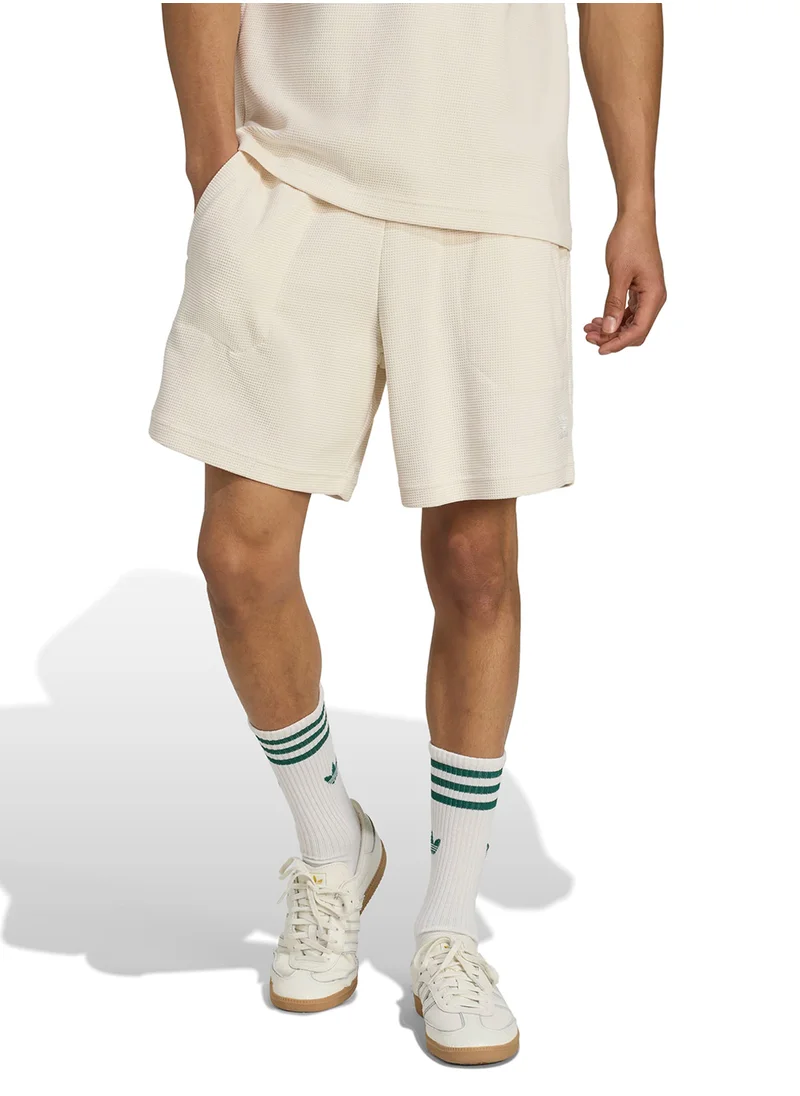 اديداس اوريجينالز Essential Trefoil Waffle Shorts