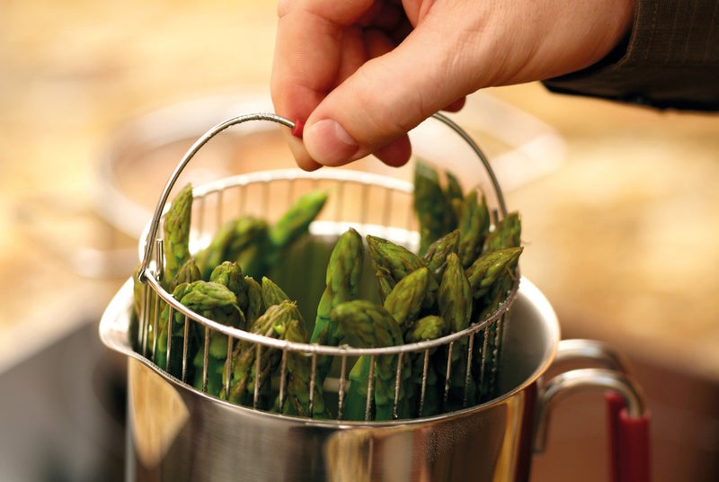 Kuhn Rikon 4th Burner Pot with Glass Lid and Steam basket 12 cup - Image 5