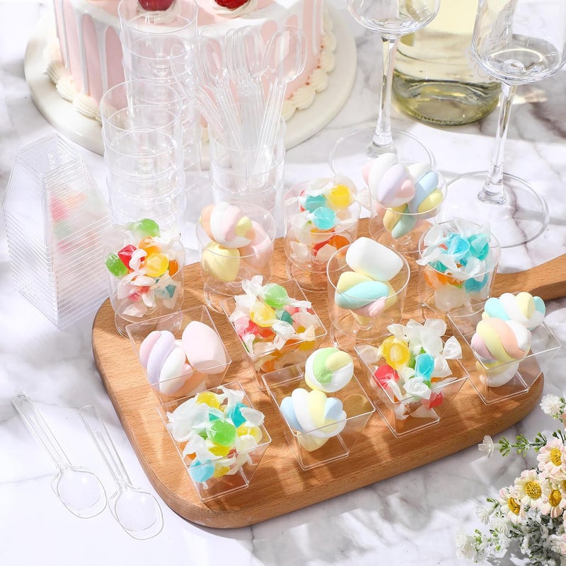 Funnymoom 100 عبوة أكواب حلوى مع ملاعق 2 أونصة أكواب حلوى بلاستيكية شفافة أكواب صغيرة مربعة كؤوس جولات بلاستيكية ملاعق بلاستيكية للفواكه الآيس كريم كعكة لوازم الحفلات شفافة - Image 5