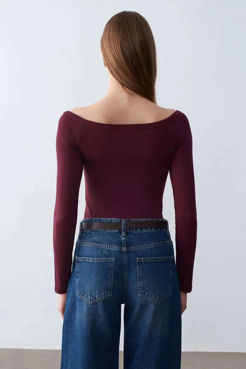 ديلفين DILVIN Slim-fit Boat Neck Bodysuit Blouse
