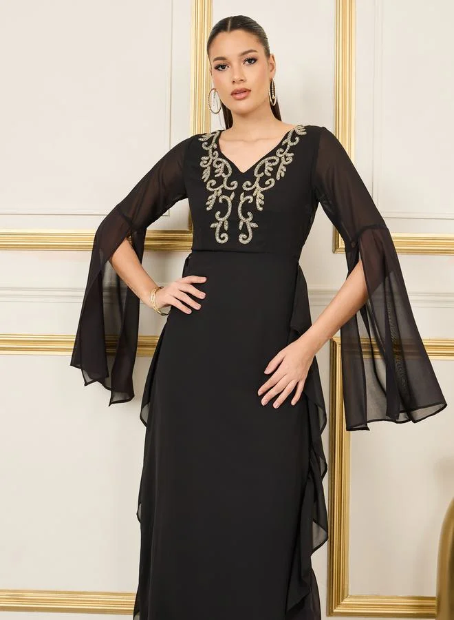 ستايلي Slit Bell Sleeve Beaded Maxi Dress