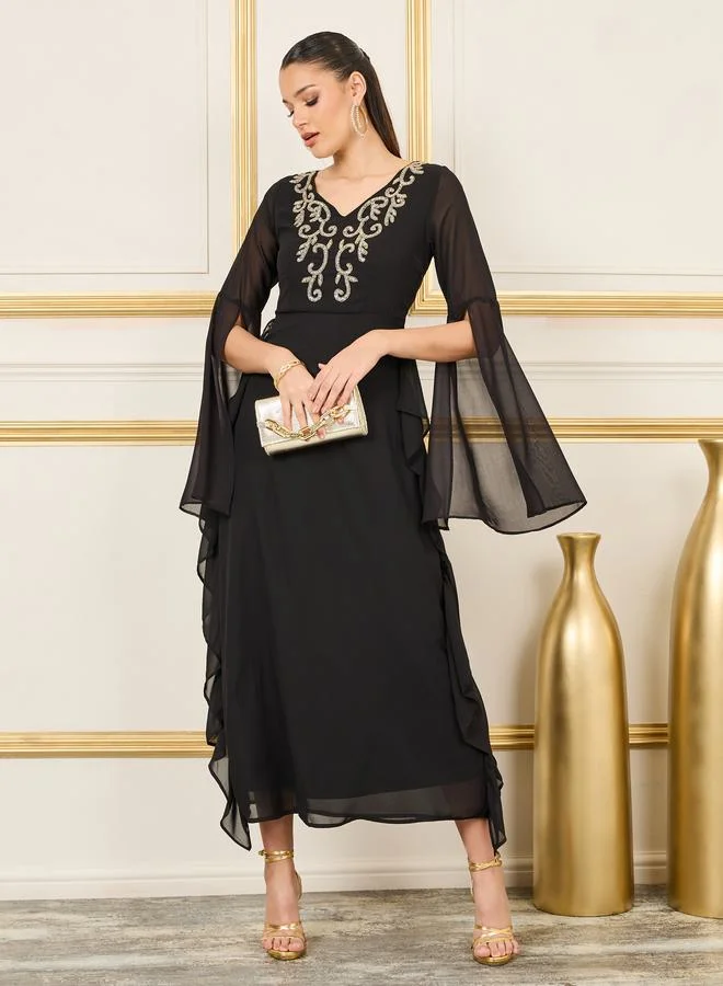 ستايلي Slit Bell Sleeve Beaded Maxi Dress