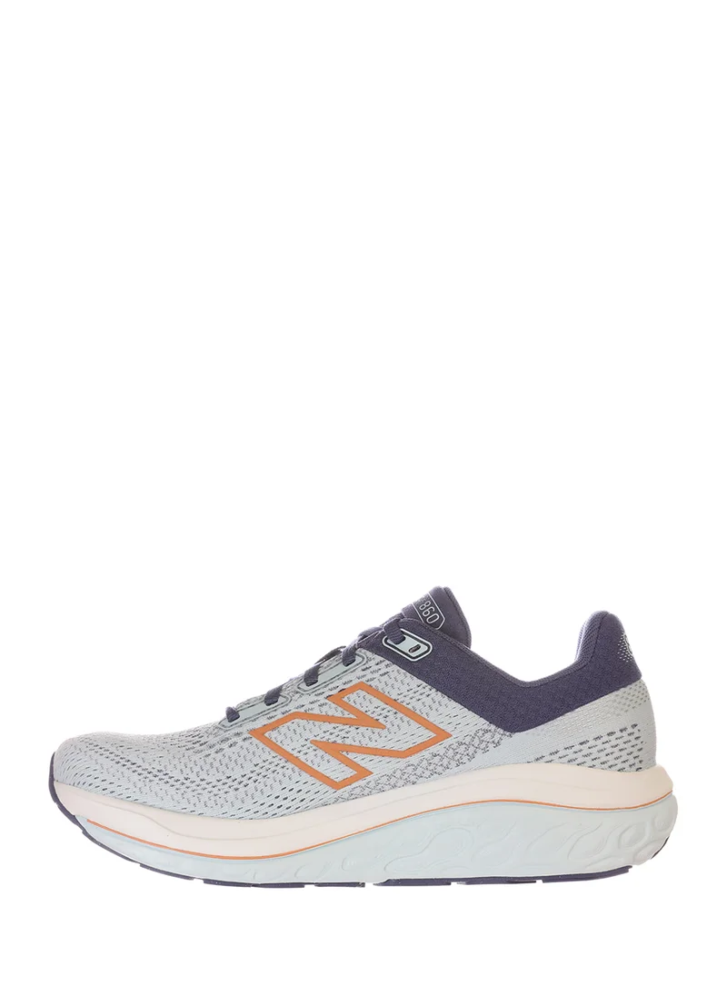 New Balance 860