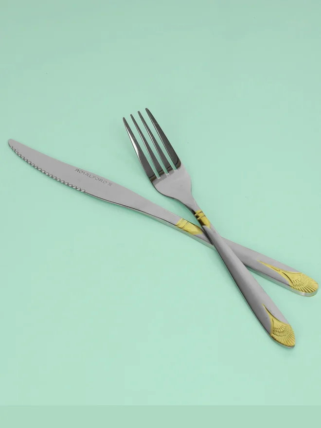 رويال فورد طقم أدوات مائدة من الفولاذ المقاوم للصدأ مكون من  قطعة