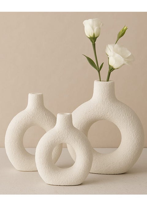 مزهريات فخارية بيضاء مزينة بنقشة الدونات - مزهرية بامباس | شكل مُحسّن | قطع مركزية للديكور المنزلي | مزهرية فخارية على شكل دونات - (مجموعة من 3 قطع) ٢٠، ١٥، و١٠ سم