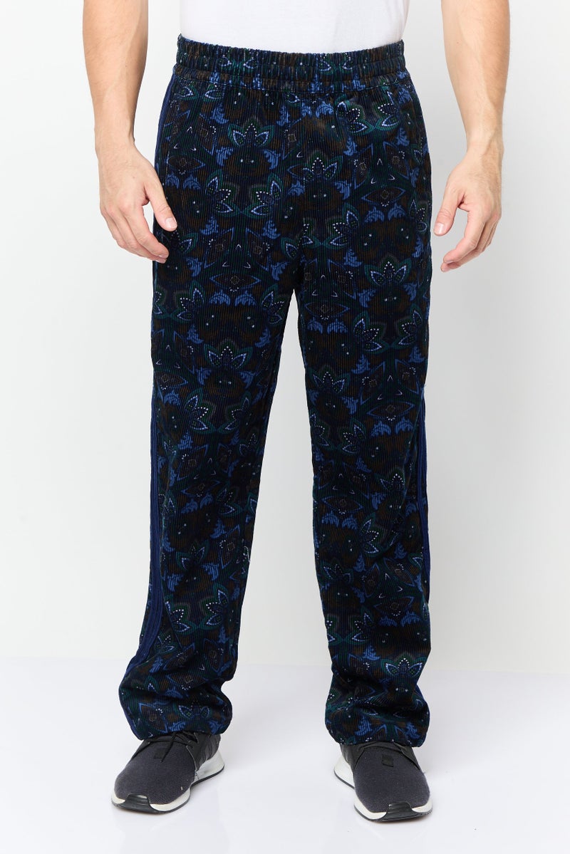 adidas Originals Men Sportswear Fit Outdoor Sweatpants, Multicolor - Image 1