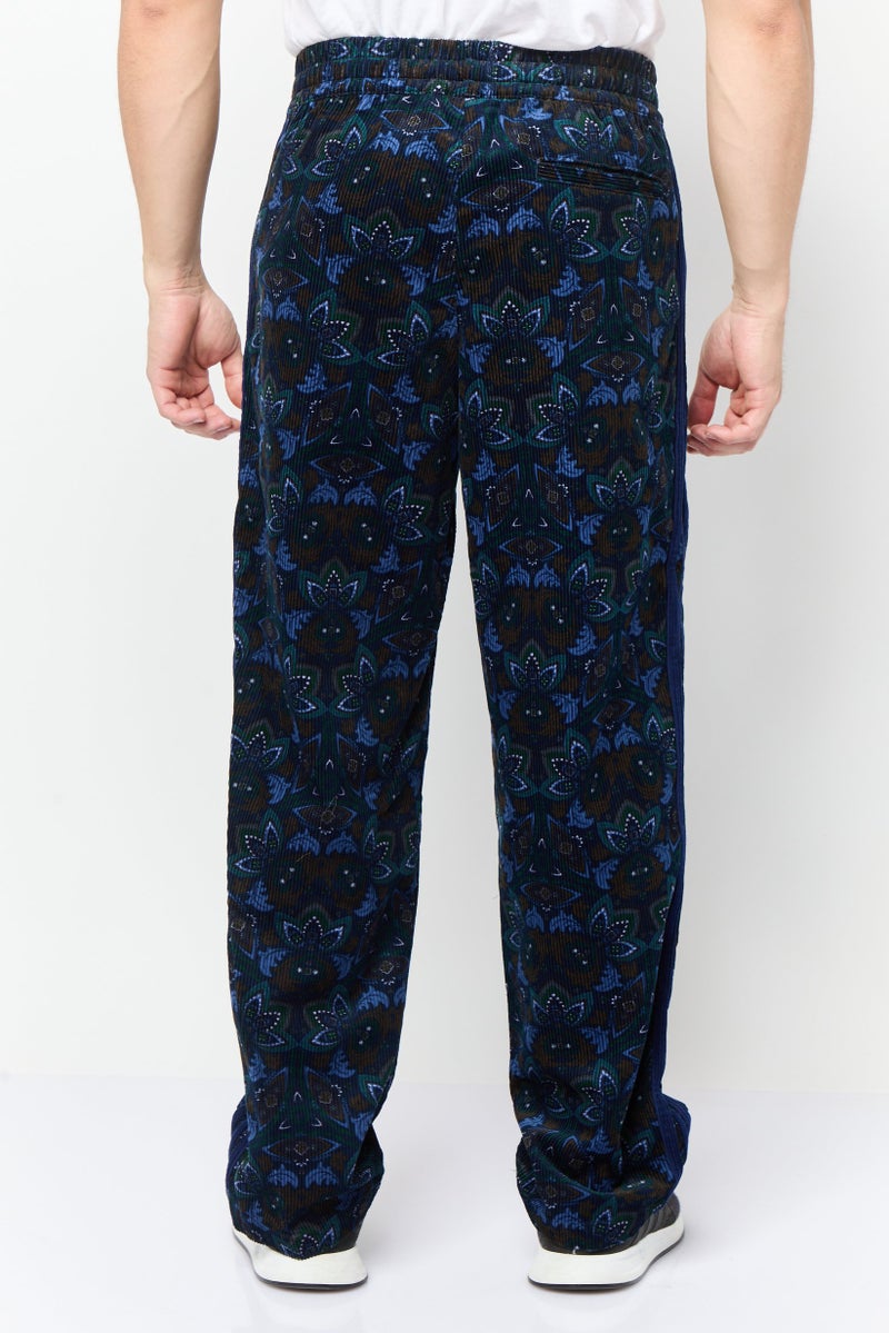 adidas Originals Men Sportswear Fit Outdoor Sweatpants, Multicolor - Image 4