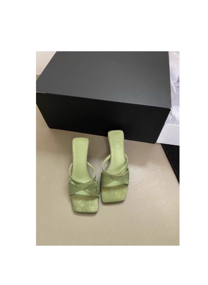 Elegant And Versatile Slippers With Exposed Toes - Image 3