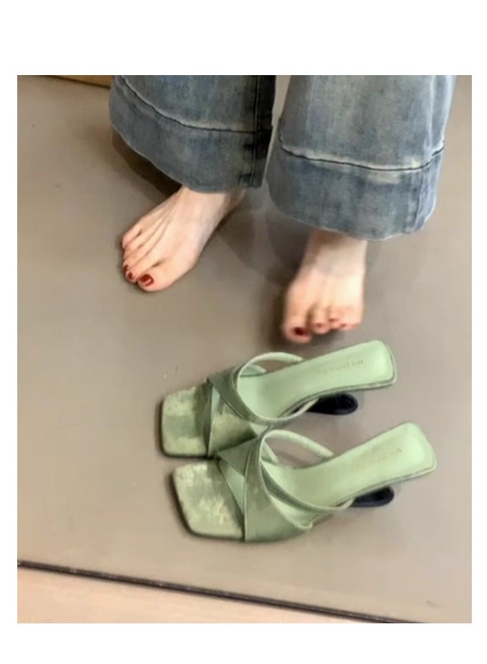 Elegant And Versatile Slippers With Exposed Toes - Image 4