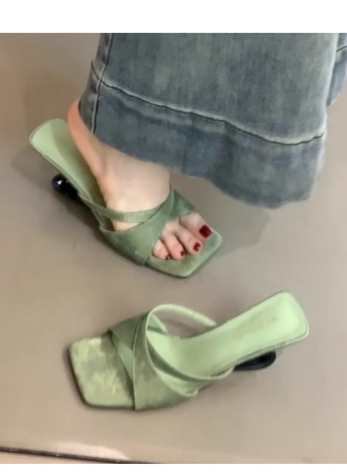 Elegant And Versatile Slippers With Exposed Toes - Image 5