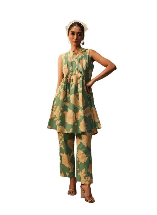 ISHIN Women's Green Cotton Printed Tunic Upper Knee Length Pleat Front Bottom Regular Fit 2 Peice Kurta Set