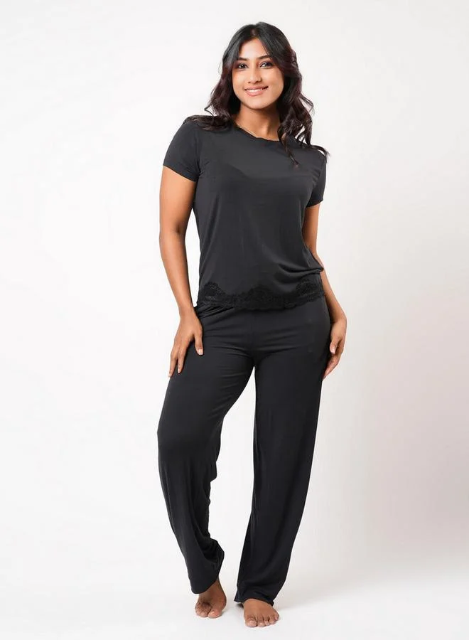 Aadaraya Pyjama Set T-shirt & Trousers