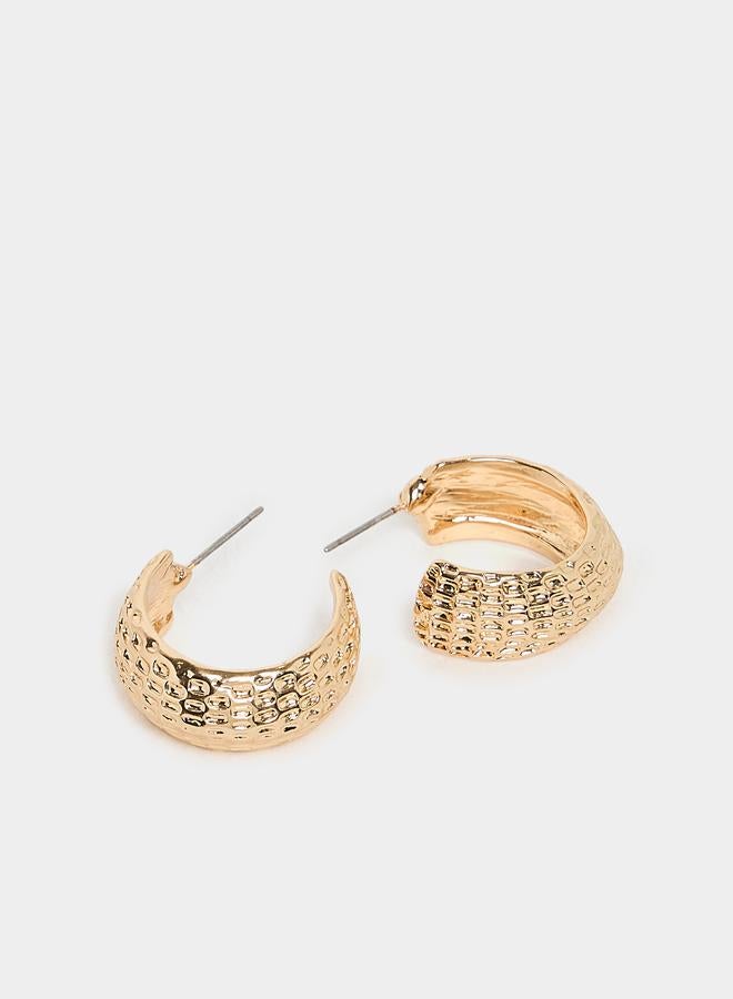 Styli Textured Hoop Earrings  - Image 2